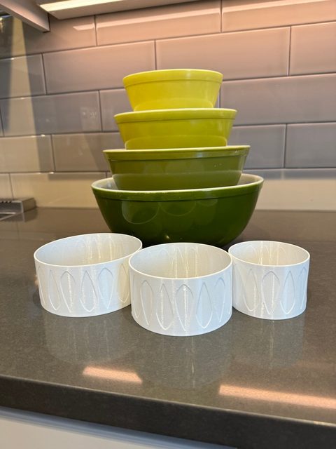 Set of 3 Pyrex Mixing and Cinderella Bowl Display Stands